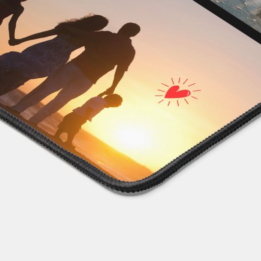 家族、友人、恋人の8枚の写真でパーソナライズ デスクマット (コーナー)