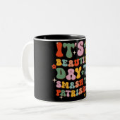 家父長制を破るのは美しい日だ ツートーンマグカップ (正面左)