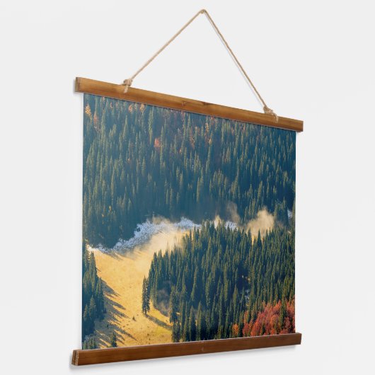 寂し転がい秋の野原に霧がかかっている 吊り下げ型タペストリー (傾斜あり)