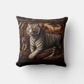 密な森威厳のあるを歩くベンガルの虎 クッション (正面)