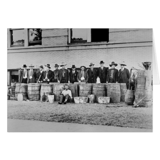 密造酒の樽 1922年 (正面横)