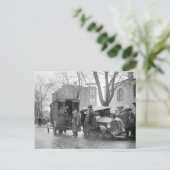 密造酒販売者の事故車 (1922) ポストカード (スタンド正面)