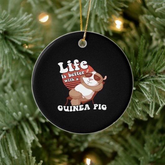 寒いモルモットの生活はモルモットの方が良い セラミックオーナメント (ツリー)