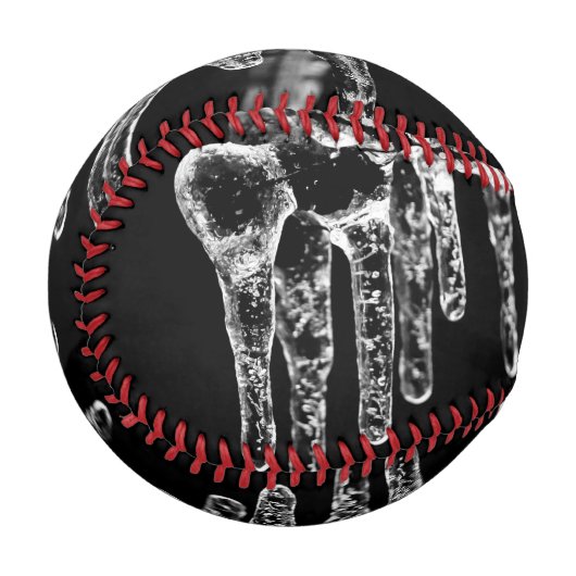 寒い冬に入る 野球ボール (正面左)