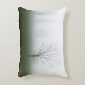 寒い冬に濃霧に覆われた公園 アクセントクッション (正面(垂直))