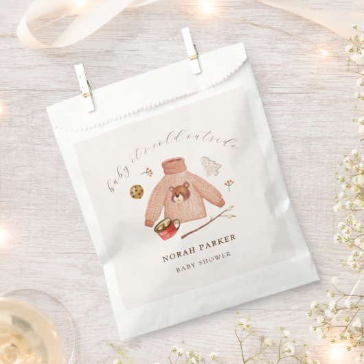 寒い冬のキャンプ服ベビーシャワー フェイバーバッグ (クリップ留めされた状態)