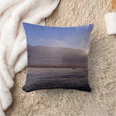 寒い冬の朝エストワイトウォーターイングランド クッション (ブランケット)