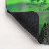 寒帯の森林上のオーロラのborealis マウスパッド (コーナー)