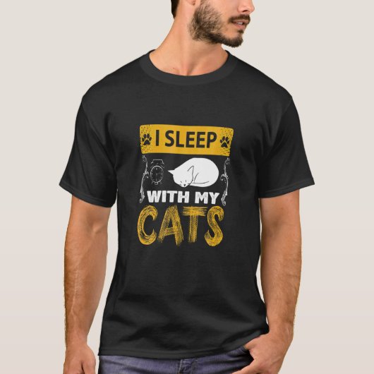 寝ている猫 Tシャツ (正面)