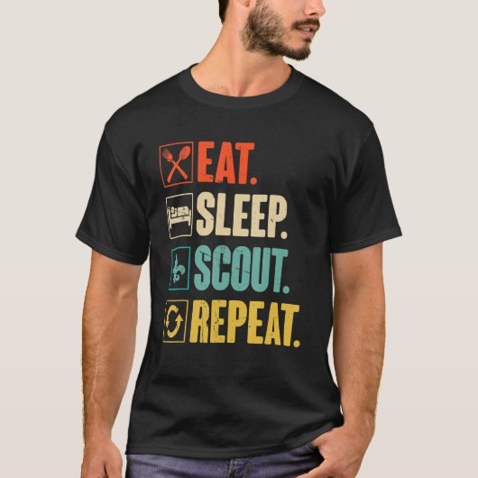 寝て 食べて スカウトして 繰り返す スカウティング Tシャツ (正面)