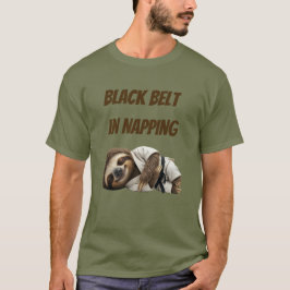 寝るのがうまいナマケモノの黒帯 Tシャツ