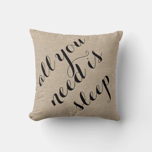 寝る時に必要なのは、寝る時に使うバーラップ・リネン・ラスティック・シック・ジャットだけ クッション (正面)