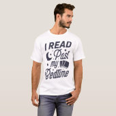寝る間も惜しむ読書家 Tシャツ おもしろ 読書好き (正面フル)