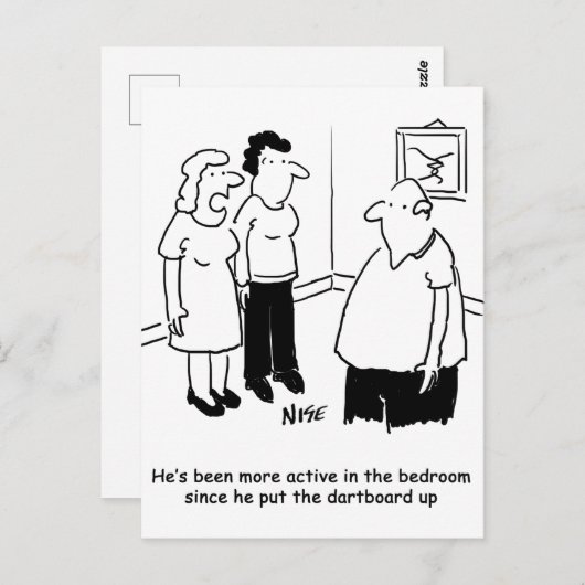 寝室にダーツボード。漫画おもしろい ポストカード (正面/裏面)