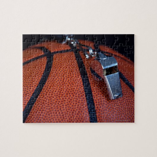 審判の笛が人の上に乗る ジグソーパズル (横)