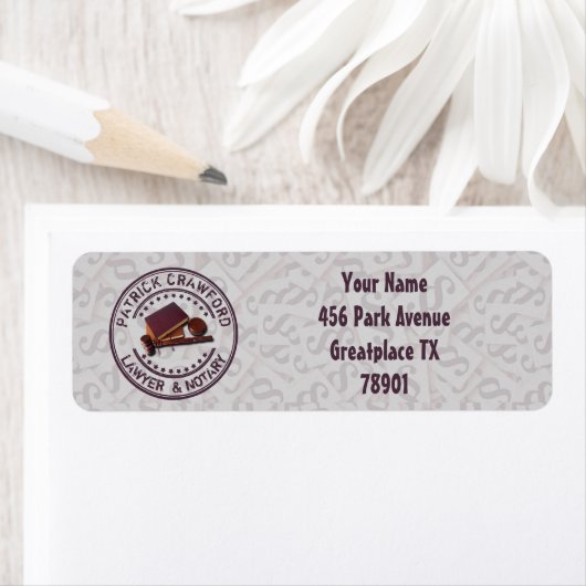 審判官ハンマー及び氏名を記載した弁護士又は公証人事務所 ラベル (インサイチュ)