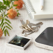 審理によって酷評される女性 キーホルダー (側面)