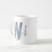 審美的な水色フローラレターWモノグラム コーヒーマグカップ (正面左)