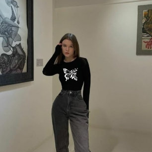 審美的バタフライミニマリスト分散Tシャツ Tシャツ