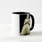 寺院からの役人Ebih Ilの彫像、の マグカップ (正面右)