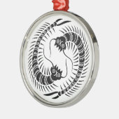 対するムカデの円 メタルオーナメント (左)