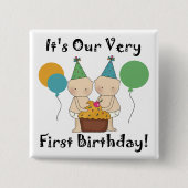 対のベビーの第1誕生日のTシャツおよびギフト 缶バッジ (正面)