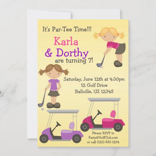 対の女の子のゴルファーのゴルフ誕生日のパーティの招待状 招待状 (正面)