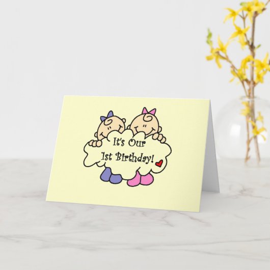 対の女の子の第1誕生日のTシャツおよびギフト カード (黄色い花)