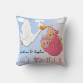 対の女の子-こうのとりの記念品の枕 クッション (正面)