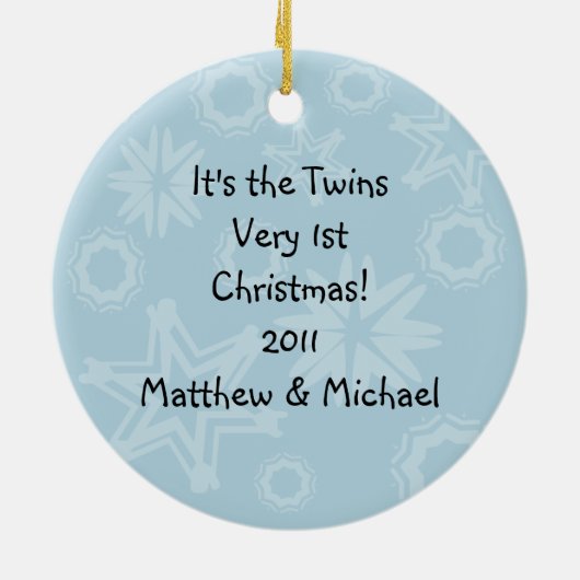 対の男の子の第1クリスマスのオーナメント セラミックオーナメント (裏面)