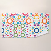 対称カラフル白の幾何学的パターン バスタオル (バスタオル)