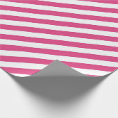 対角のピンクと白のストライプのパターン ラッピングペーパー (角)