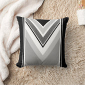 対角の黒とグレーのメタリックなストライプ柄 クッション (ブランケット)