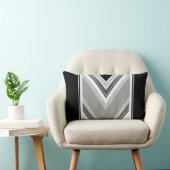 対角の黒とグレーのメタリックなストライプ柄 ランバークッション (椅子)