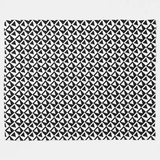 対角線状の黒と白の三角形パターンデザイン フリースブランケット (正面(横))