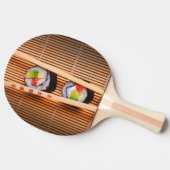 寿司および木の箸 卓球ラケット (横)