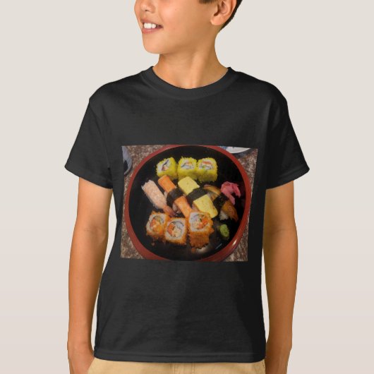 寿司 生食 日本料理 おいしい サービング Tシャツ (正面)
