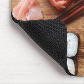 寿司- Japoneseの食糧(木のプレートで) マウスパッド (コーナー)