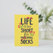 寿命おもしろいが短すぎて靴下が揃わない ポストカード (スタンド正面)