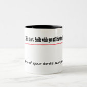 寿命が短い。まだ歯があるスマイル ツートーンマグカップ (中央)