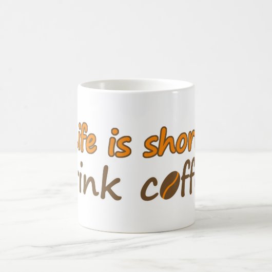 寿命が短い。コーヒーを飲みなさい。コーヒおもしろいーのスローガン コーヒーマグカップ (中央)