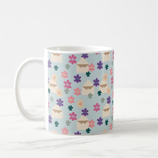 封筒で花びらパターンを開く コーヒーマグカップ (左)
