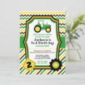 封筒を持つトラクターの誕生日の招待状 招待状 (スタンド正面)