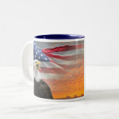 専制君主への反乱は神イーグルマグへの服従 ツートーンマグカップ (正面左)