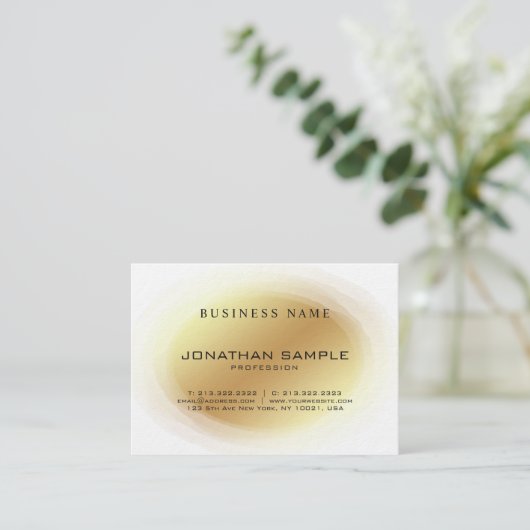 専門のモダンなエリートの金ゴールドのデザインのエレガントな豪華 名刺 (スタンド正面)