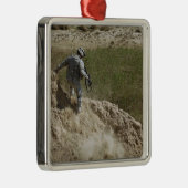 専門家が下がる メタルオーナメント (右)