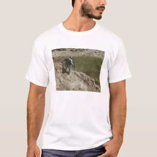 専門家が下がる Tシャツ