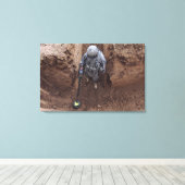 専門家が武器キャッシュを検索する キャンバスプリント (インサイチュ (ウッドフロア))