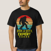専門家のビッグフットを隠して探おもしろいす Tシャツ (正面)