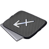 射手座〔占星術の〕十二宮図標識炭素繊維スタイル ラップトップスリーブ (正面下部)